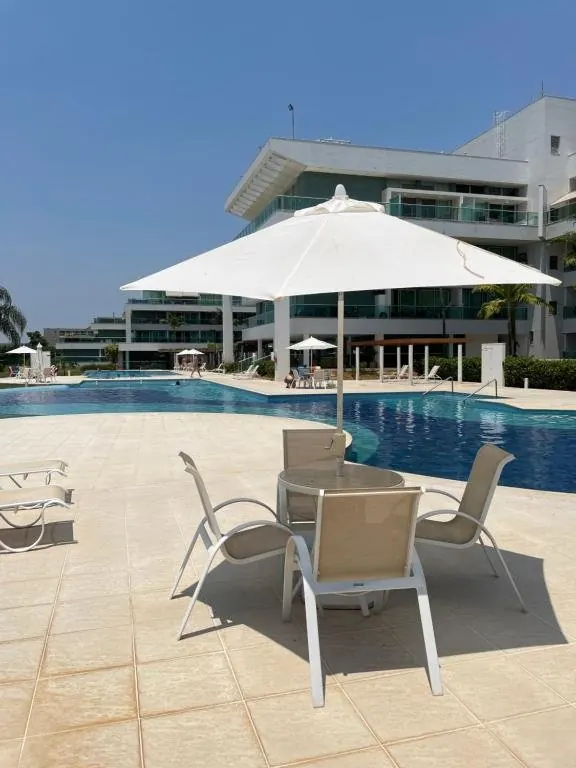 Lake View pool
